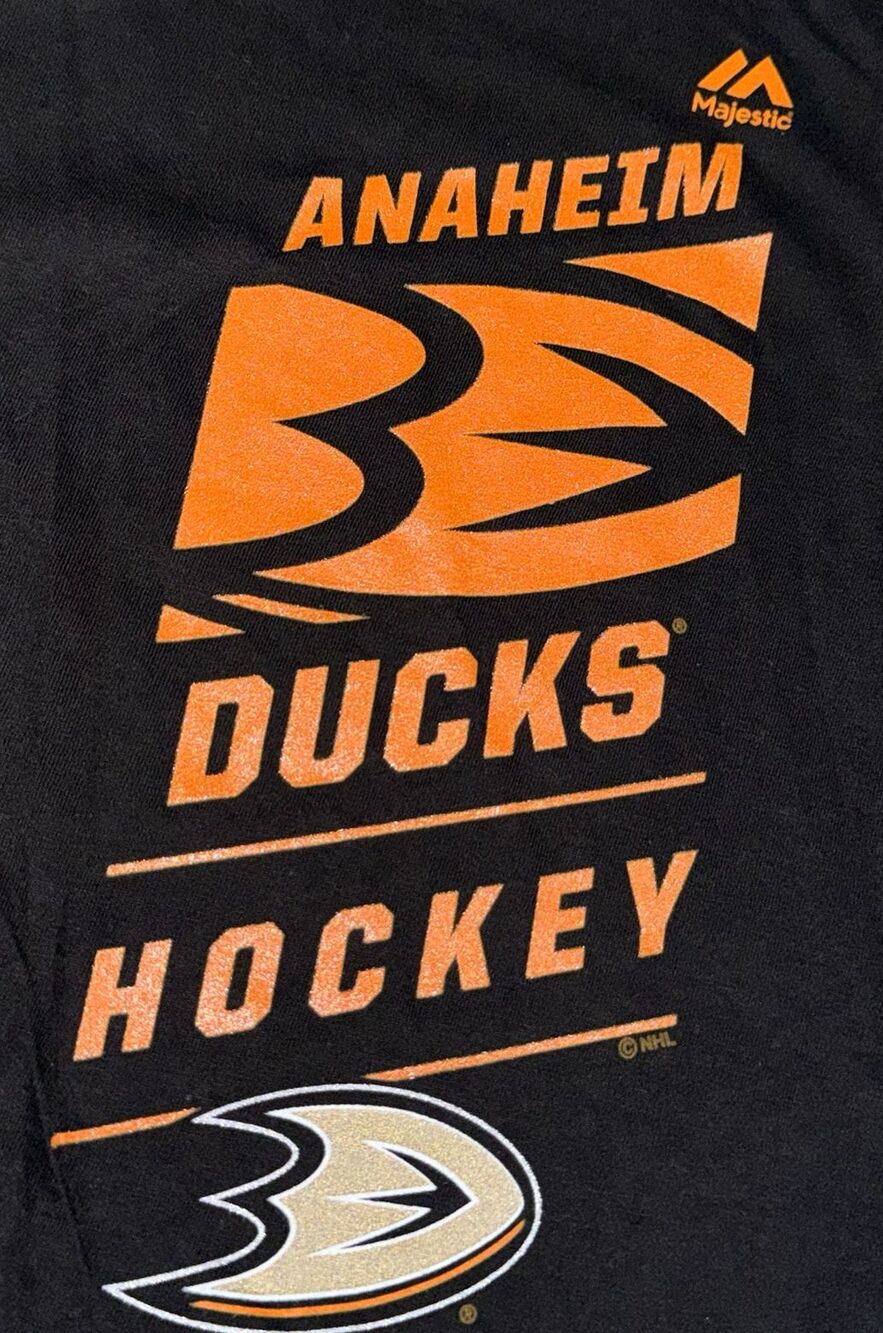 Anaheim Ducks Womens Large Majestic Black T-Shirt V-Neck Short Sleeve NHL New - Picture 3 of 5